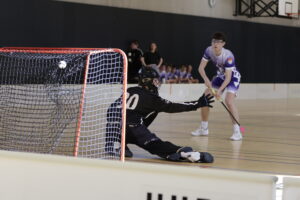 Selten, aber Ruben Wagner musste beim Penalty hinter sich greifen.