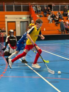 IMG-20251127-WA0043 Leopold (vorne). im Hintergrund unser Goalie Laurin