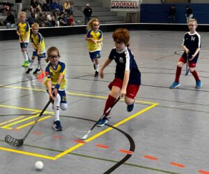 Casper W und hinten Hannes H der U9
