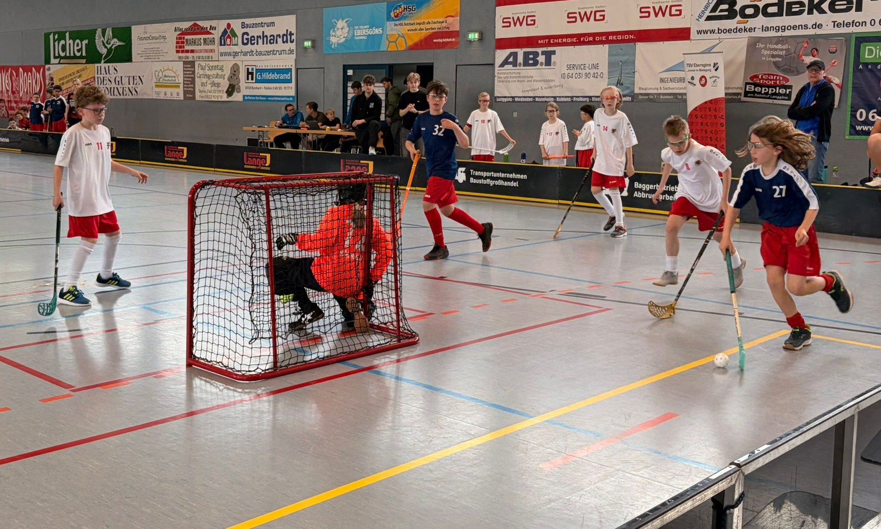 Thore Peschla (27) von Floorball Griedel schoss fünf Tore. Hier im Spiel gegen die Frankfurt Falcons.